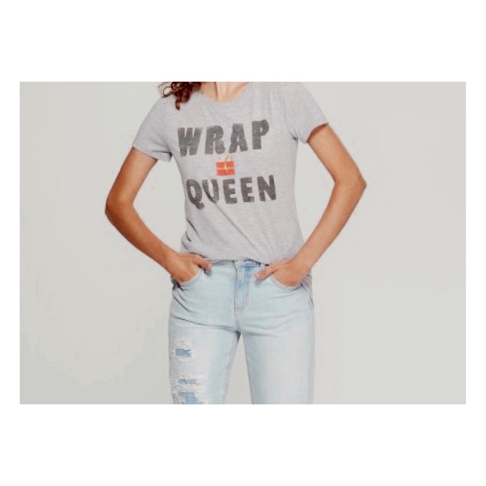 Short Sleeve ‘Wrap Queen’ Xmas Graphic T-Shirt